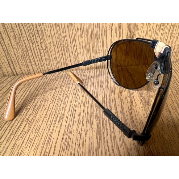 Authentic Vintage SWISS ARMY 4000 Aviator Sunglasses w/ Gradient Lenses - Picture 7 of 7